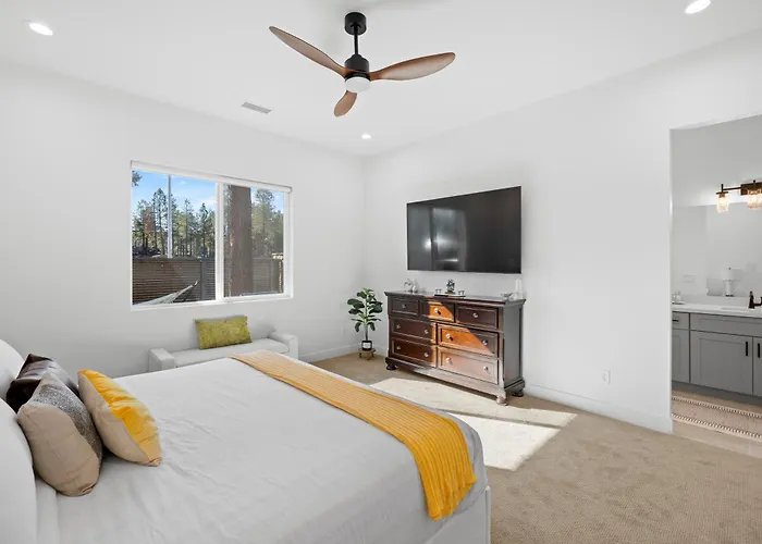 Modern Escape With Hot Tub Breathtaking Views Holiday home Flagstaff